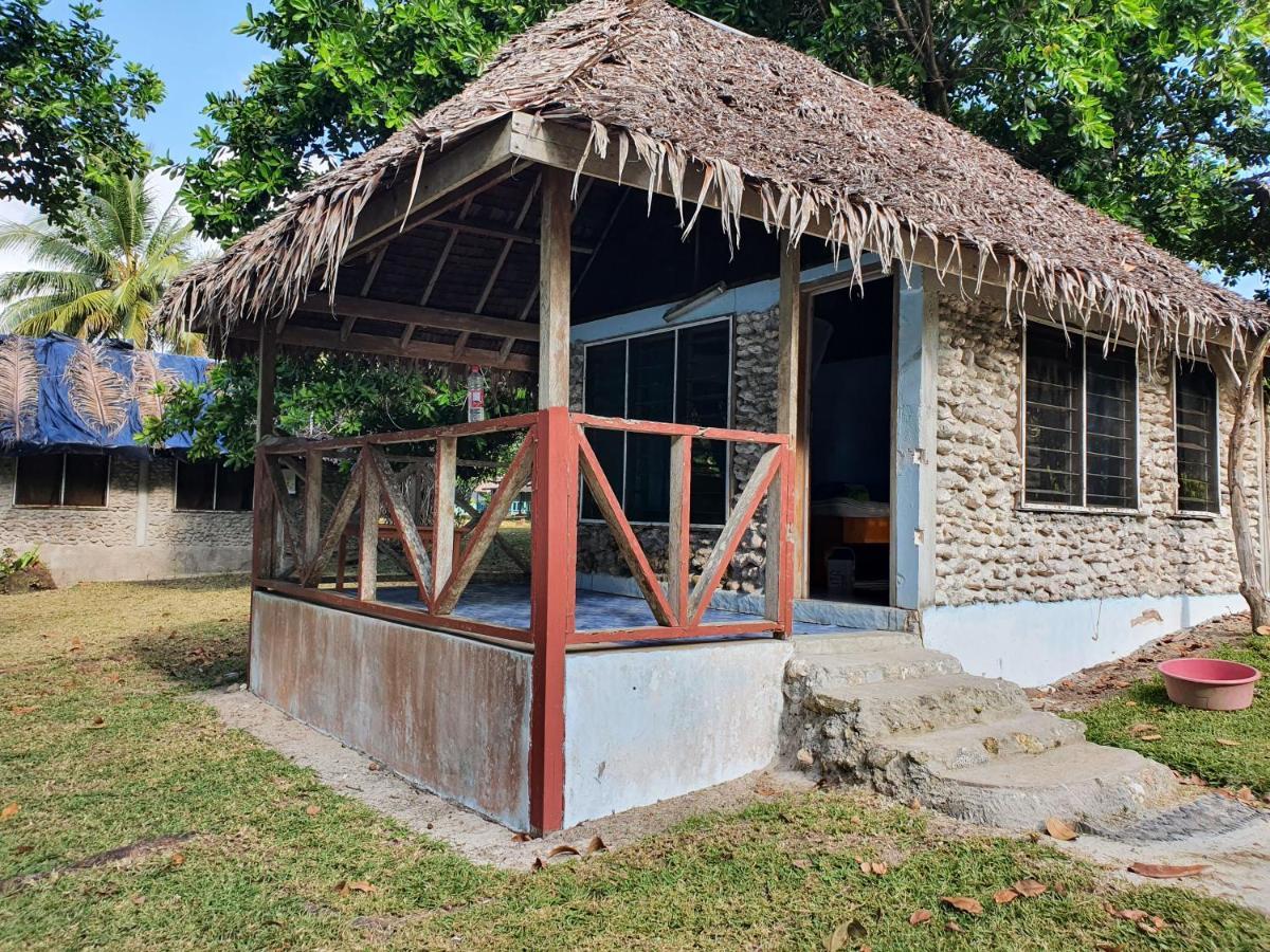 Lonnoc Beach Lodge Hog Harbour Exterior photo