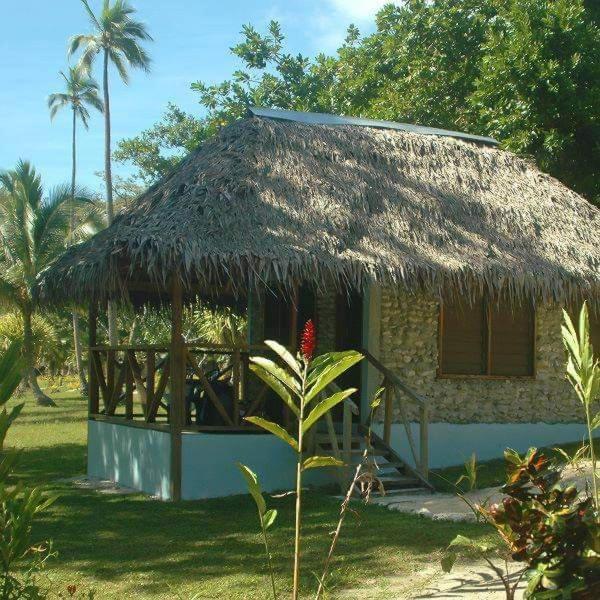 Lonnoc Beach Lodge Hog Harbour Exterior photo